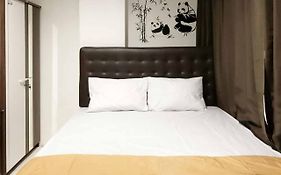 SAS Guest House Mitra RedDoorz At Darmo Park 2 Surabaya